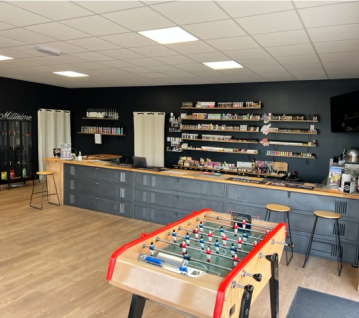 espace bar dans la boutique à Saint-Ouen 41