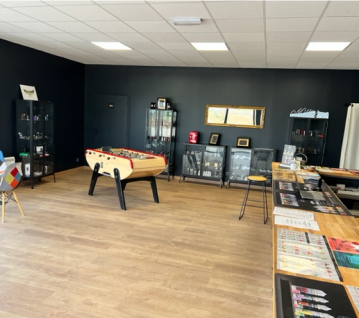 espace bar dans la boutique à Saint-Ouen 41